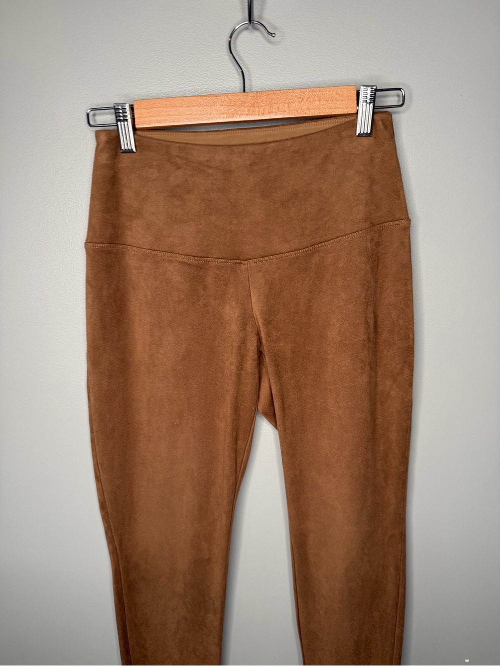 Ruby Ribbon Faux Suede Legging - Picture 4 of 8